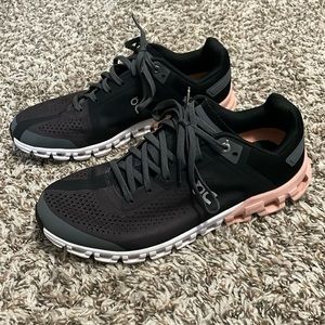 On Running Cloudflow sneakers in women’s US 8 wide